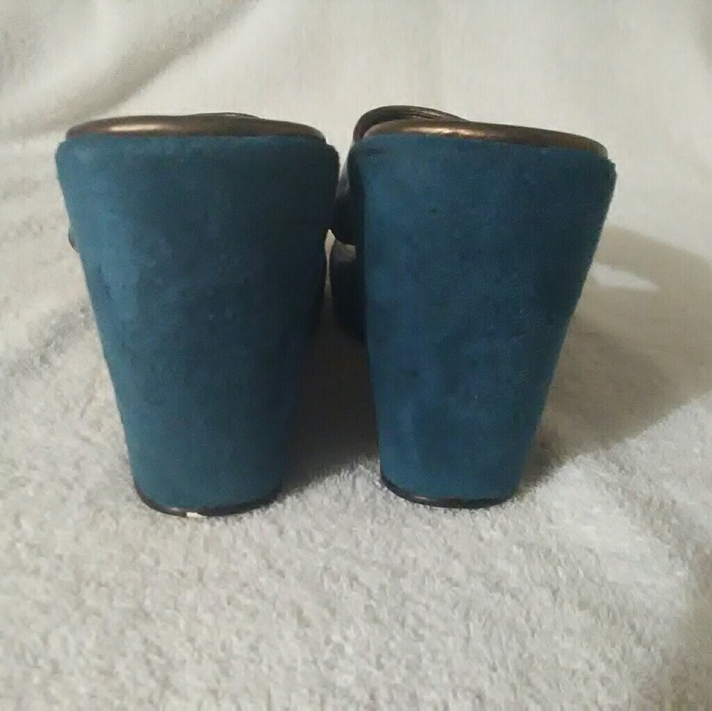 Fioni Wedges - Picture 3 of 5